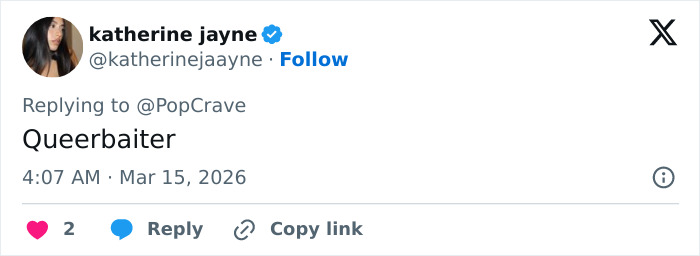 Depois de anos de acusações de queerbaiting, Harry Styles usou seu monólogo SNL para finalmente se manifestar Depois de anos de acusações de queerbaiting, Harry Styles usou seu monólogo SNL para finalmente se manifestar