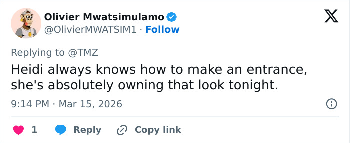 Depois daquela roupa viral de 'manequim' de látex, Heidi Klum muda as coisas no tapete vermelho do Oscar