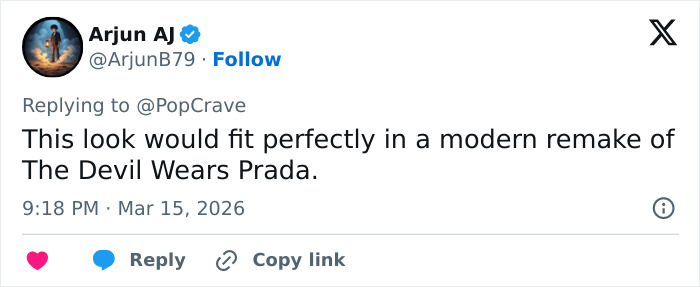 Depois daquela roupa viral de 'manequim' de látex, Heidi Klum muda as coisas no tapete vermelho do Oscar