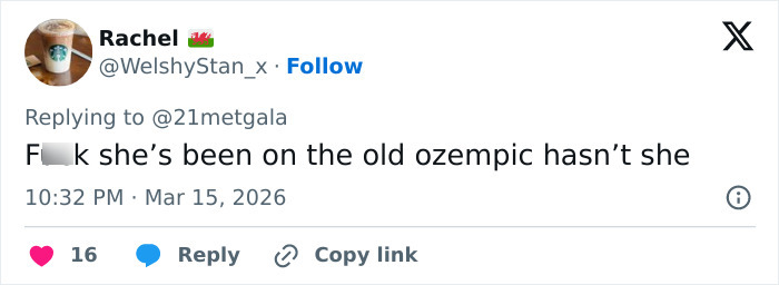 Nicole Kidman at the Oscars with fans noticing odd details sparking concern about her appearance and style.