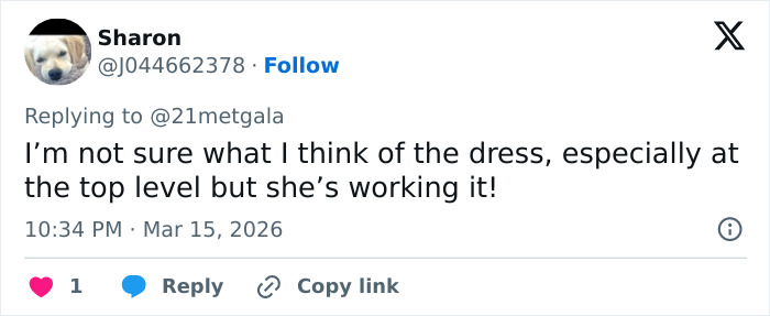 Twitter comment discussing Demi Moore&rsquo;s Oscars dress, highlighting a stylist&rsquo;s scary detail that left fans speechless.