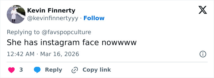 A aparição de Anne Hathaway no Oscar provoca reações selvagens enquanto os fãs percebem algo estranho