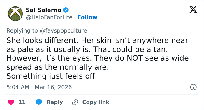 A aparição de Anne Hathaway no Oscar provoca reações selvagens enquanto os fãs percebem algo estranho