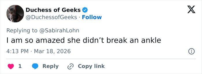 A queda dramática de Kim Kardashian entra na lista de momentos virais da noite do Oscar