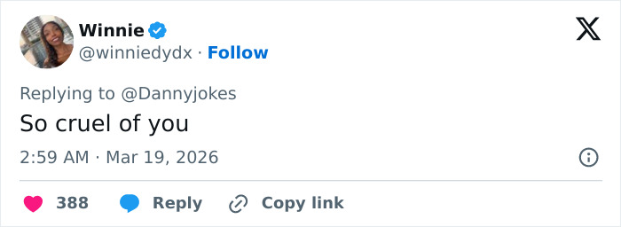 Resposta do usuário Winnie no Twitter criticando o tweet ofensivo do comediante sobre Adam Pearson com um comentário dizendo Que cruel da sua parte.