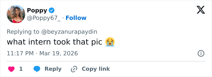 User reaction on social media criticizing Olivia Rodrigo’s Vogue cover for bizarre and mediocre details. User reaction on social media criticizing Olivia Rodrigo’s Vogue cover for bizarre and mediocre details.