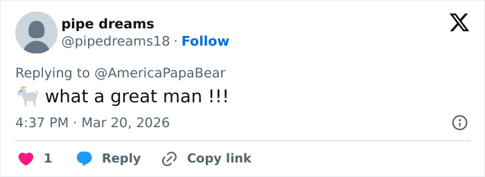 Captura de tela de uma resposta no Twitter elogiando Chuck Norris depois que seus filhos quebraram o silêncio sobre o falecimento repentino de seu pai.