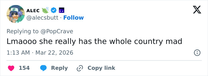 Captura de tela de uma postagem na mídia social reagindo ao banimento de Chappell Roan do festival por causa do tratamento dado pelo segurança à filha de Jude Law.