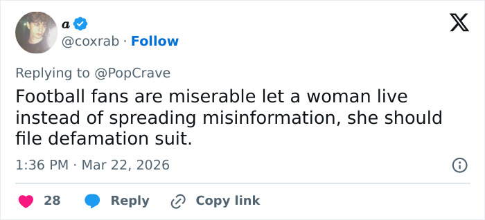 Tweet screenshot showing user @coxrab defending Chappell Roan amid backlash, mentioning misinformation and potential defamation suit. Tweet screenshot showing user @coxrab defending Chappell Roan amid backlash, mentioning misinformation and potential defamation suit.