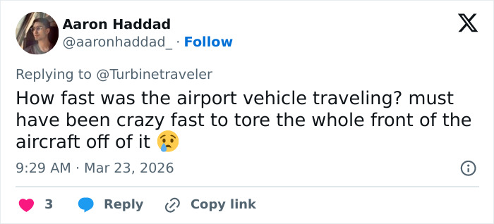 Comentário no Twitter discutindo a velocidade de um veículo do aeroporto envolvido no incidente do acidente da Air Canada LaGuardia.