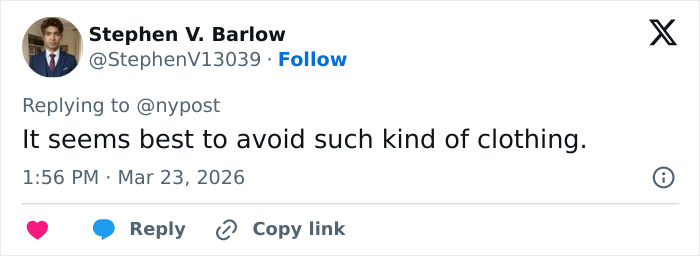 Screenshot of Stephen V. Barlow&rsquo;s tweet advising to avoid inappropriate Disney World outfit clothing after complaints and warning.