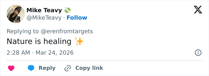 JoJo Siwa's Look For 'Hannah Montana' Special Sparks Debate After Her "Trad Wife" Transformation