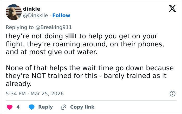 Screenshot of a tweet discussing a Brooklyn man’s reaction to ICE at the airport and issues with wait times.