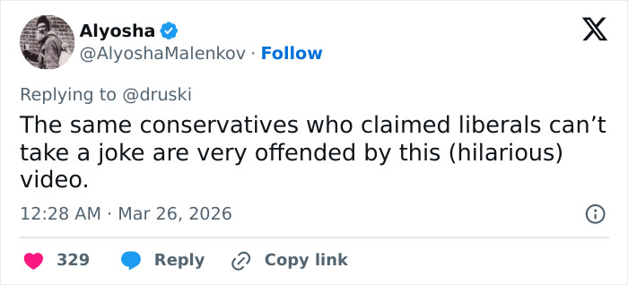 Comediante negro enfrenta reação negativa após vestir 