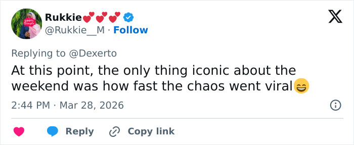 Screenshot of a tweet reacting to Barbie Dream Fest chaos going viral after guests left frustrated with the experience.