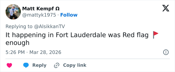 Screenshot of a Twitter reply mentioning a red flag incident in Fort Lauderdale related to Barbie Dream Fest guest complaints.