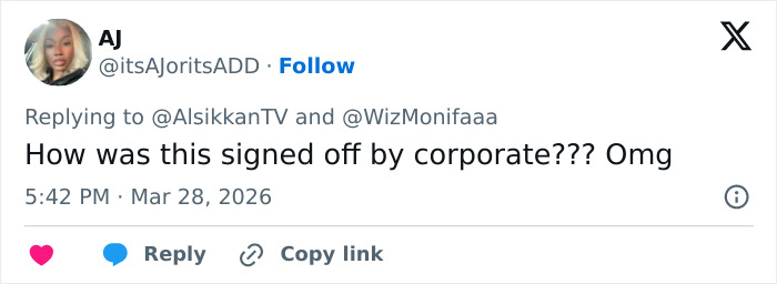 Screenshot of a Twitter reply criticizing the Barbie Dream Fest event, referencing guest dissatisfaction and corporate approval.