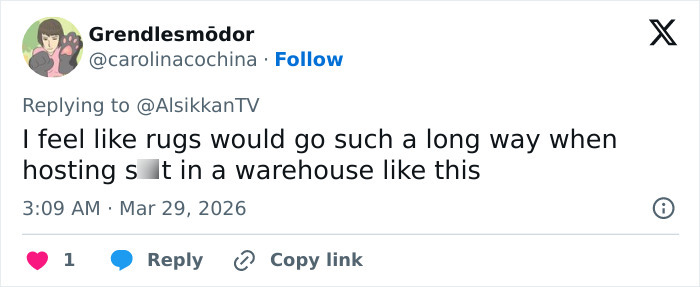 Tweet criticizing Barbie Dream Fest, suggesting rugs could improve the warehouse setting and commenting on guest dissatisfaction.