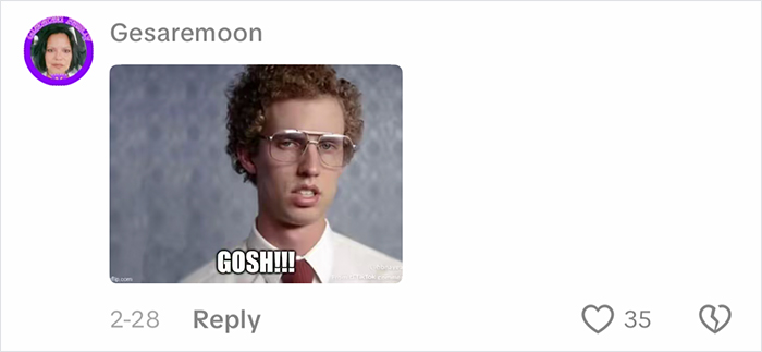 Woman Loses It After Getting Kicked Off Plane For Watching Videos Without Headphones