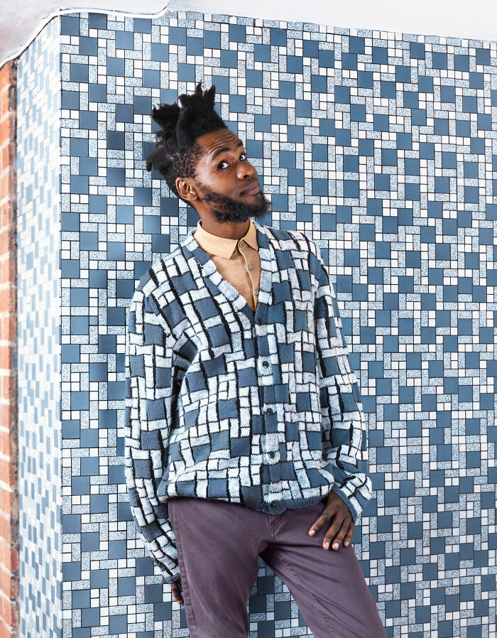 Artist Duo Creates Incredible Hand-Knitted Camouflage That Blends People Into Real Places (27 Pics)