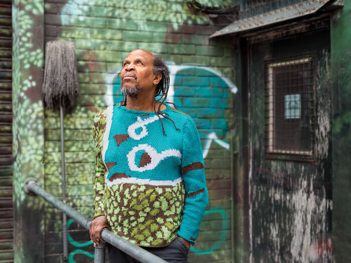 Artist Duo Creates Incredible Hand-Knitted Camouflage That Blends People Into Real Places (27 Pics)