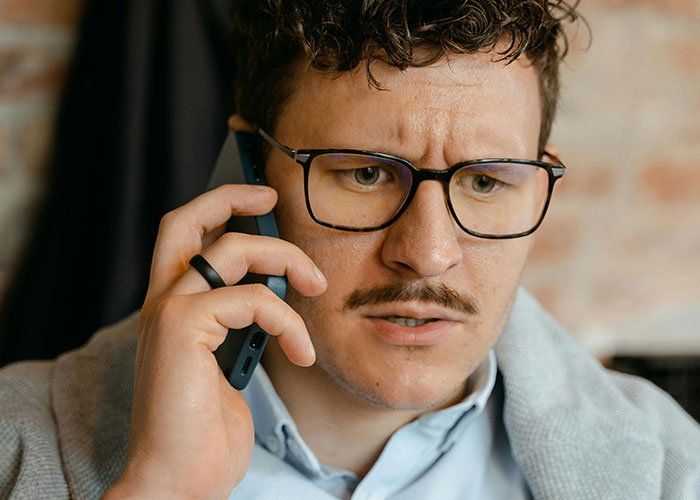 “Não apoiando minha estupidez”: pais se recusam a permitir que seu filho destrua seu futuro por causa do amor adolescente