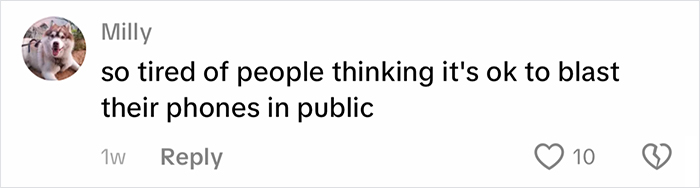 Woman Loses It After Getting Kicked Off Plane For Watching Videos Without Headphones