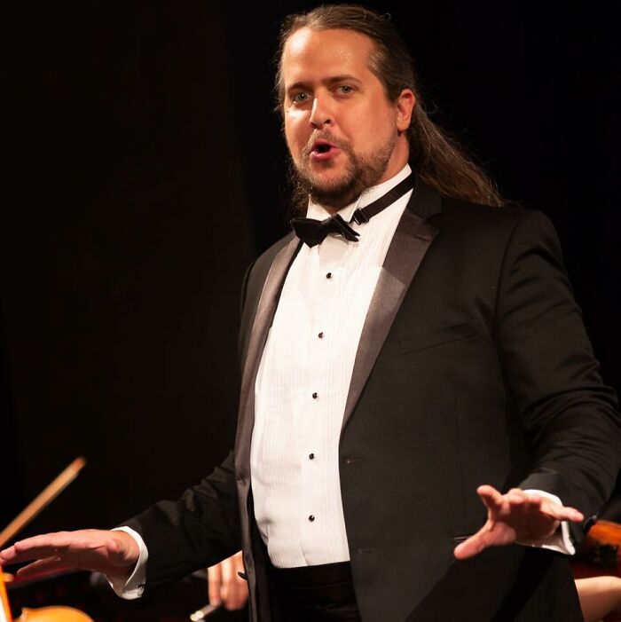 Opera Singer Takes A Job At A Car Dealership, Starts Singing Arias About Cars And Goes Viral