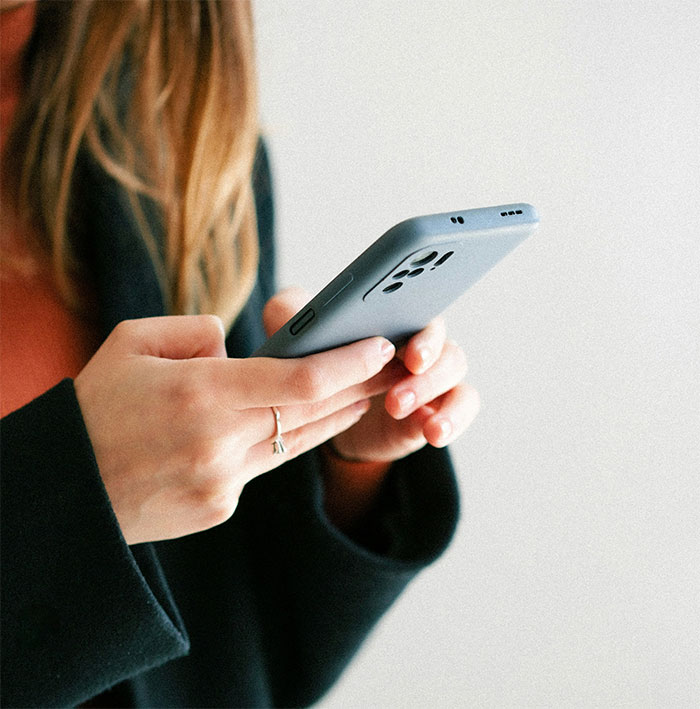 Woman Gets Revenge On Her Cheating Boyfriend By Catfishing Him And Standing Him Up