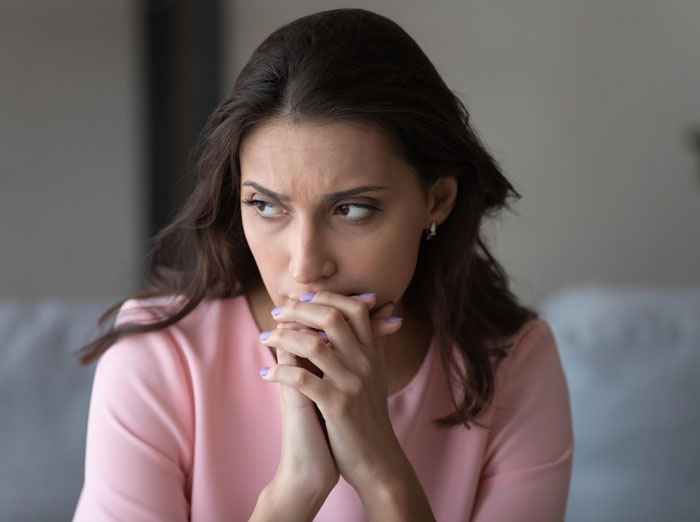 Friend Furious After Woman Books Her Own Hotel Room Because Every Single Boundary Of Hers Was Ignored