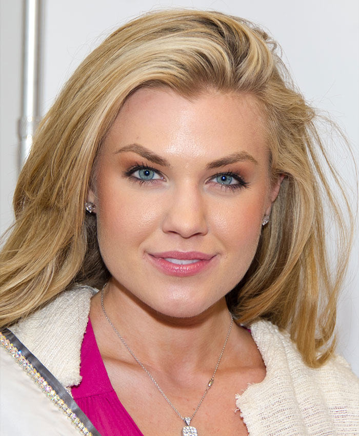 Trilhas e recibos de e-mail geram alegações bombásticas sobre Erika Kirk após o fim trágico de Charlie