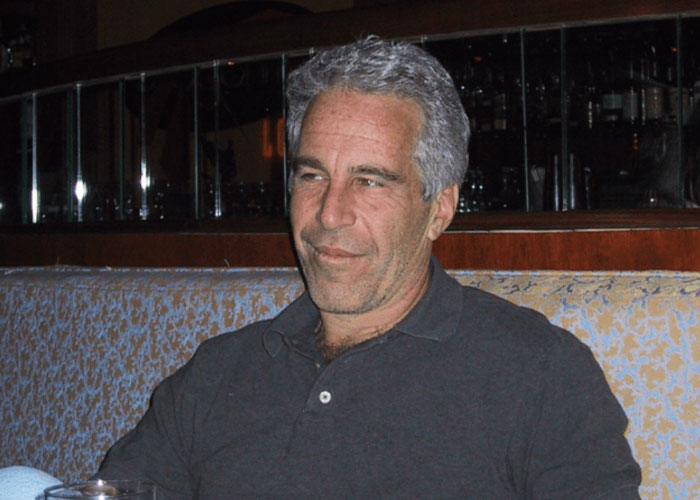 Warren Buffett’s Stunning Disclosure About His Relationship With Bill Gates Since Epstein Scandal Emerged