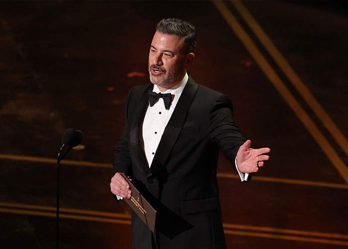 Melania Trump fala sobre vazamento de fotos de Barron e promete consequências