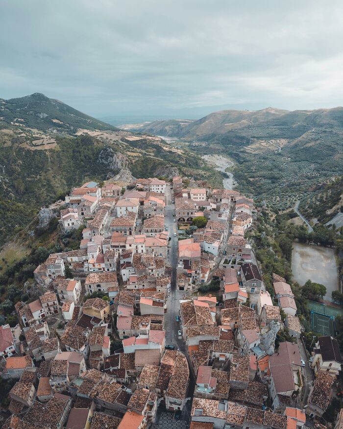 This Photographer’s 49 Epic Mountain Photos Show Just How Unreal The Italian Alps Can Look