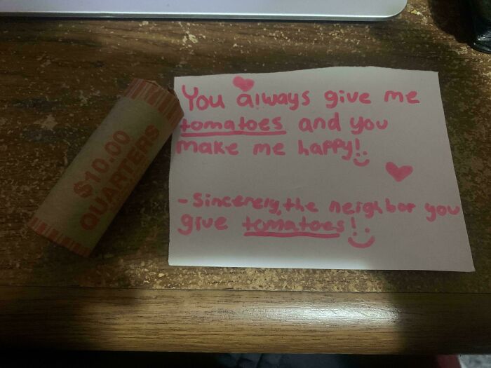Hilarious neighborhood screenshot shows a note from a neighbor with a roll of quarters as a thank you.