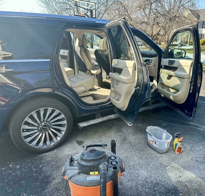 Just Got My Car Washed. Finished Cleaning The Interior, Didn’t Check The Hose On The Shop Vac