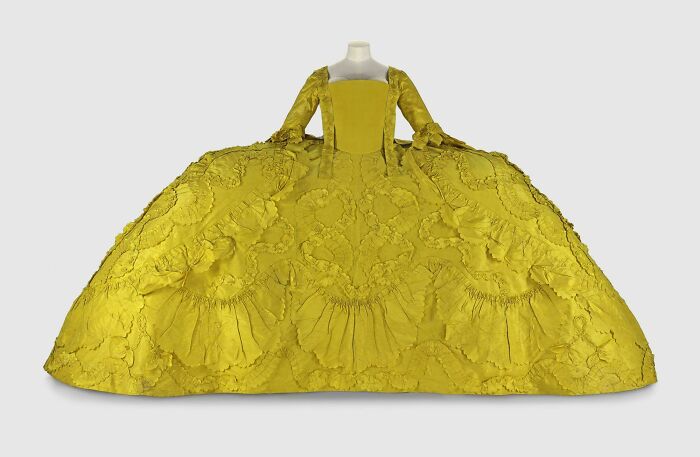 Mantua Of Bright Yellow Silk Worn At A Ball At Holyrood In 1760 By Helen Robertson Of Ladykirk, Circa 1760