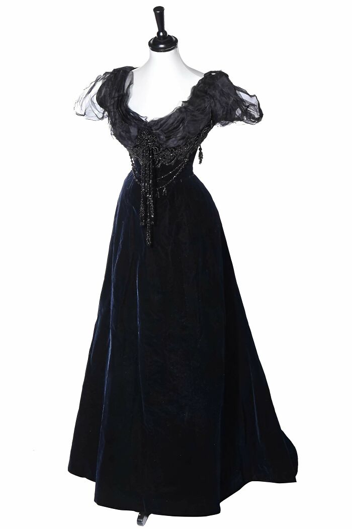 A Jay's Of Regent St., London Midnight-Blue Velvet Evening Gown, Circa 1905