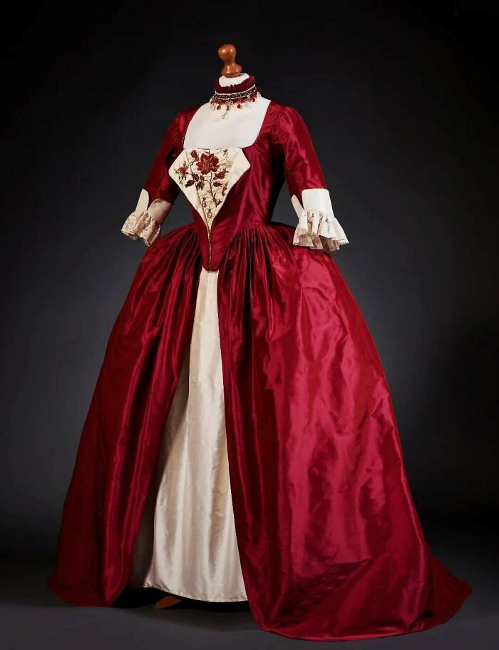 Red Robe A L'anglaise Made Of Silk Taffeta And Decorated With Hand Embroidery