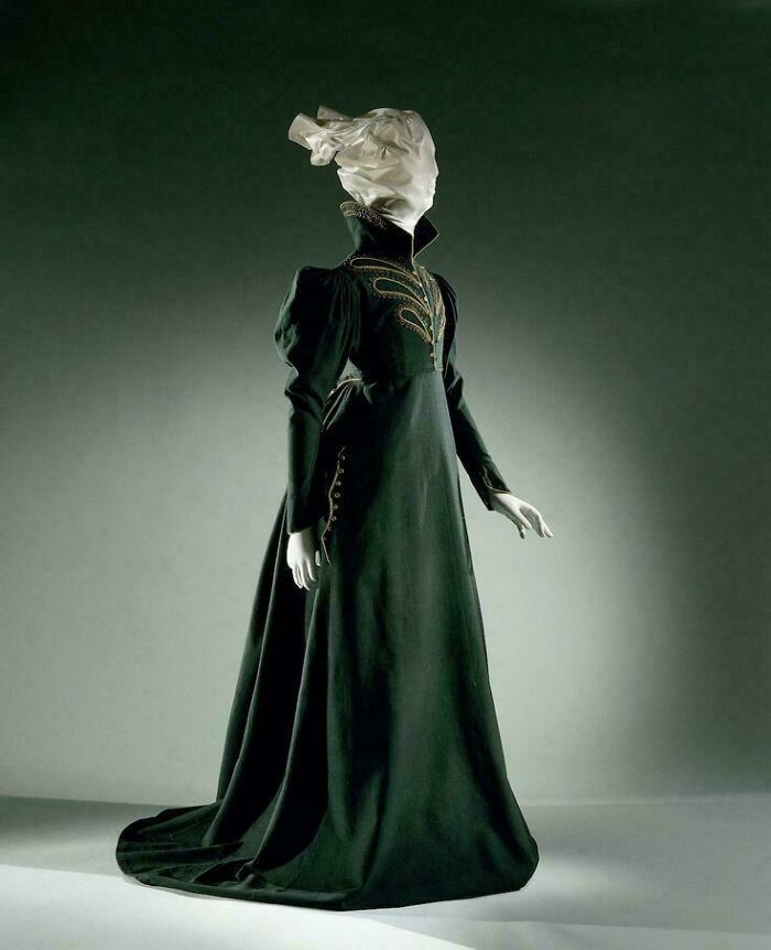 Riding Habit Of Green Wool, Circa 1825