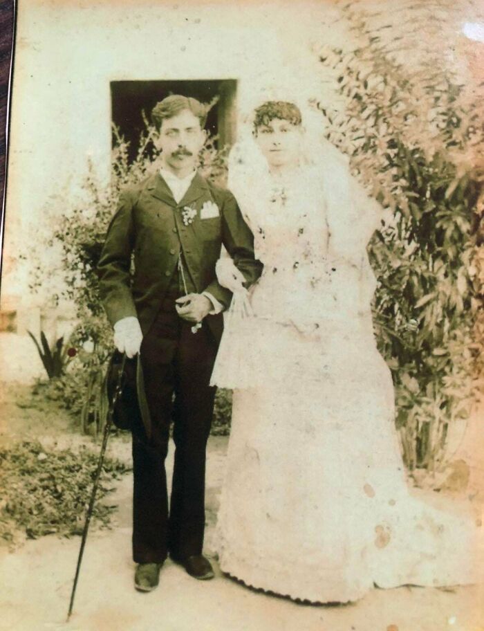 Vintage black and white wedding photo of a couple from decades ago, highlighting historic moments in old photos.