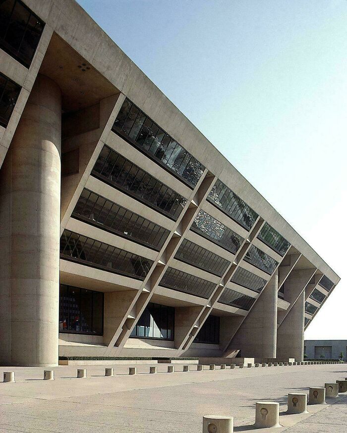 The Dallas, Texas City Council Is Actually Considering Demolishing This Im Pei Designed City Hall Building Because It Is Too Expensive To Repair / Update