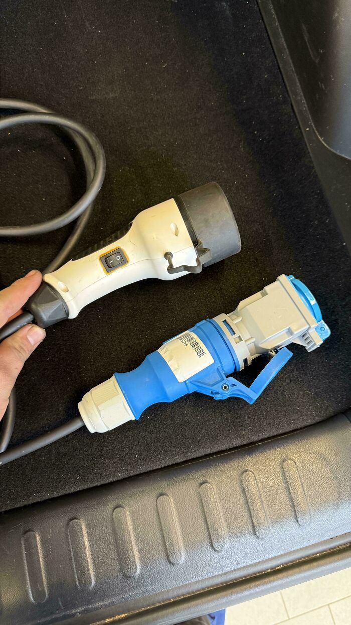 Car mechanics had to take pics of strange car issues, like these two car charging cables.