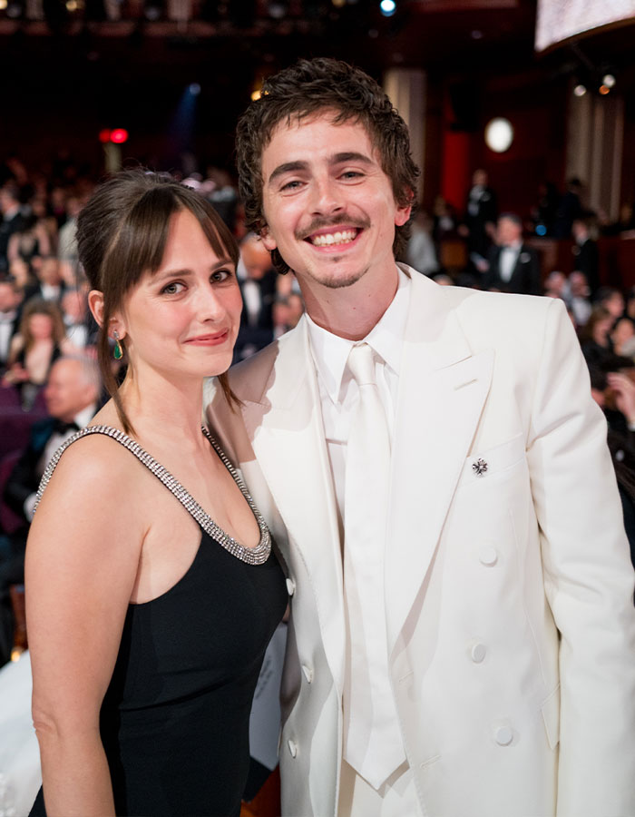 Lip Reader Reveals Timoth&eacute;e Chalamet's Stern Warning To Sister Ahead Of Kylie Jenner Interaction