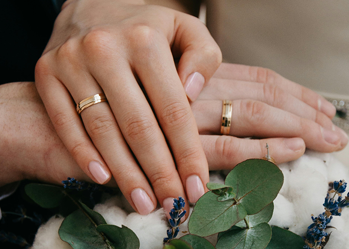 &ldquo;This Cannot Be Healthy&rdquo;: Dad Gives His Billionaire-Obsessed Daughter A Harsh Reality Check