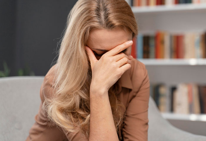 As pessoas sugerem reviravoltas para essa mulher que odeia a tia, a família encontra o posto e faz o trabalho para ela