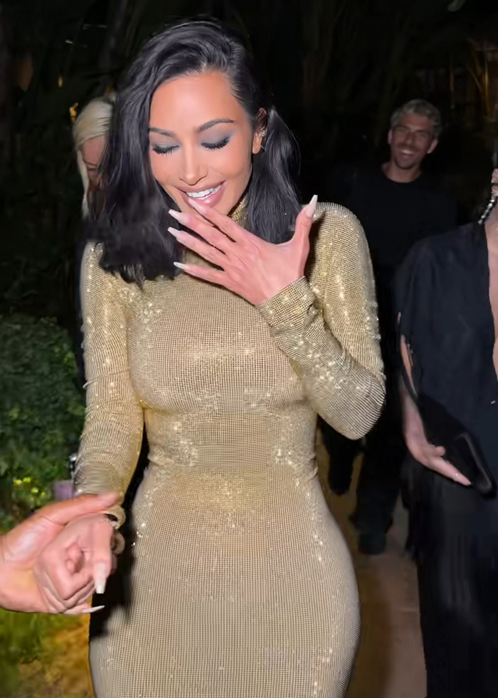 A queda dramática de Kim Kardashian entra na lista de momentos virais da noite do Oscar