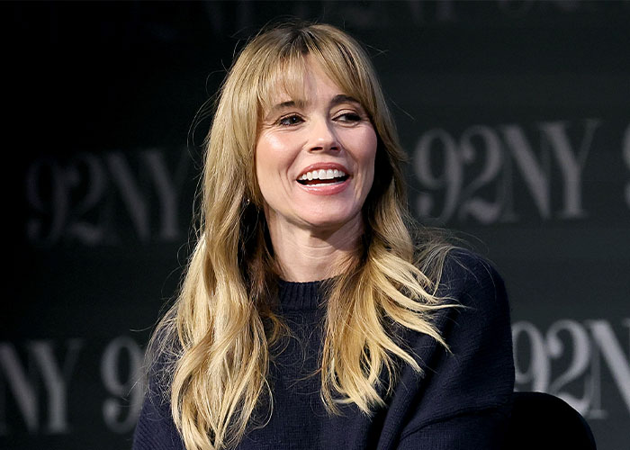 Linda Cardellini fala sobre experiência ‘estranha’ e ‘assustadora’ ao filmar cena íntima com Jason Bateman Linda Cardellini fala sobre experiência ‘estranha’ e ‘assustadora’ ao filmar cena íntima com Jason Bateman