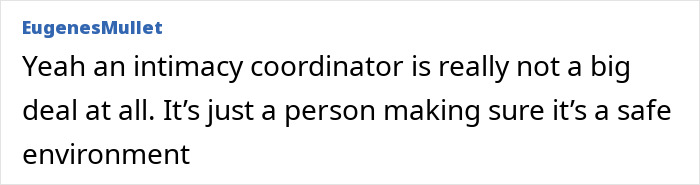 Comente sobre o coordenador de intimidade discutindo a garantia de um ambiente seguro durante as filmagens de cenas íntimas em Hollywood.