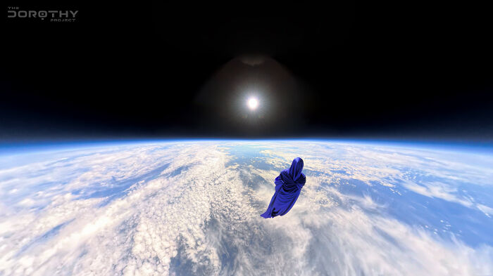 A Ghostly Silk Sculpture Was Launched To 33 Kilometers Above Earth To Test Material In Near-Space Conditions A Ghostly Silk Sculpture Was Launched To 33 Kilometers Above Earth To Test Material In Near-Space Conditions